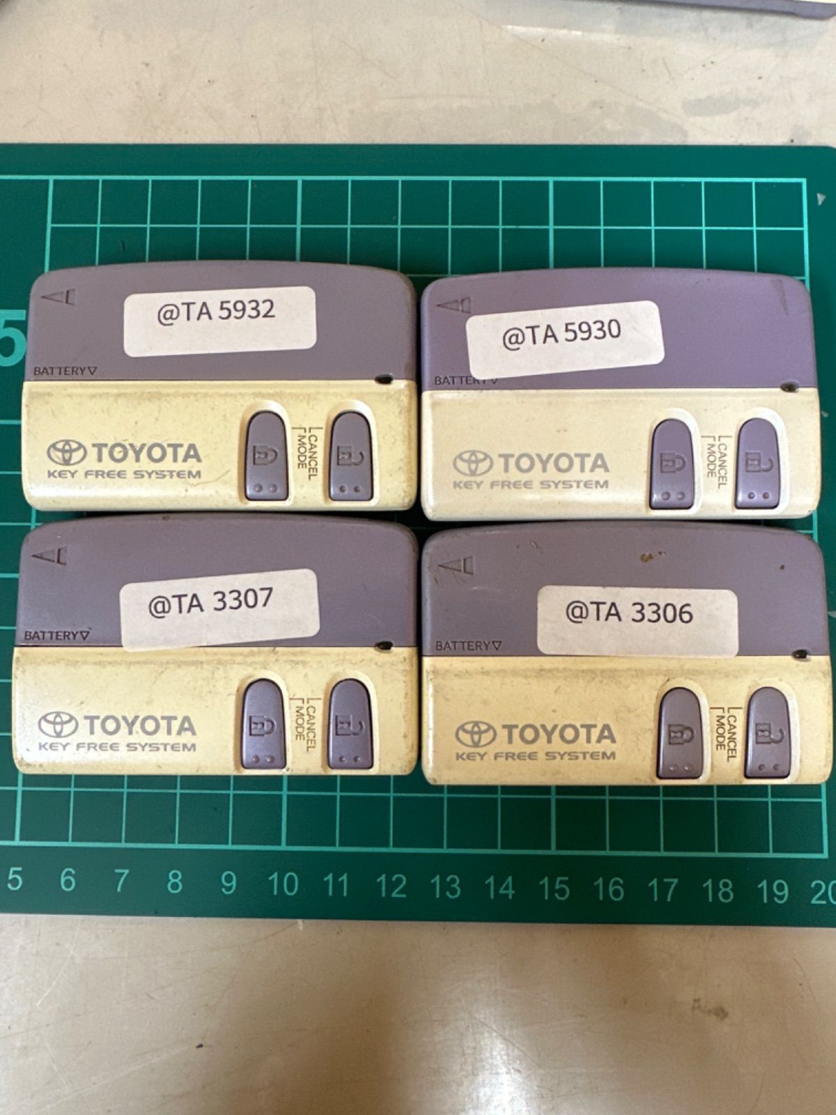 TA5932 4個セット トヨタ＆ダイハツ 純正 2B スマートキー 初代 パッソ ブーン カードキー キーレス ２つボタン