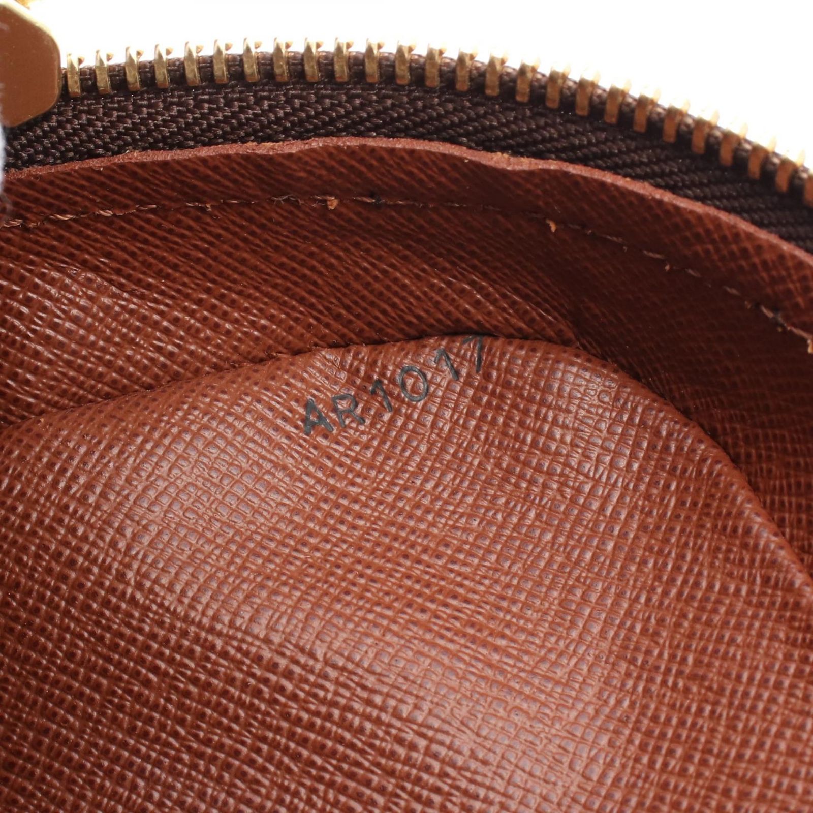 ルイ・ヴィトン LOUIS VUITTON ショルダーバッグ ナイル モノグラム