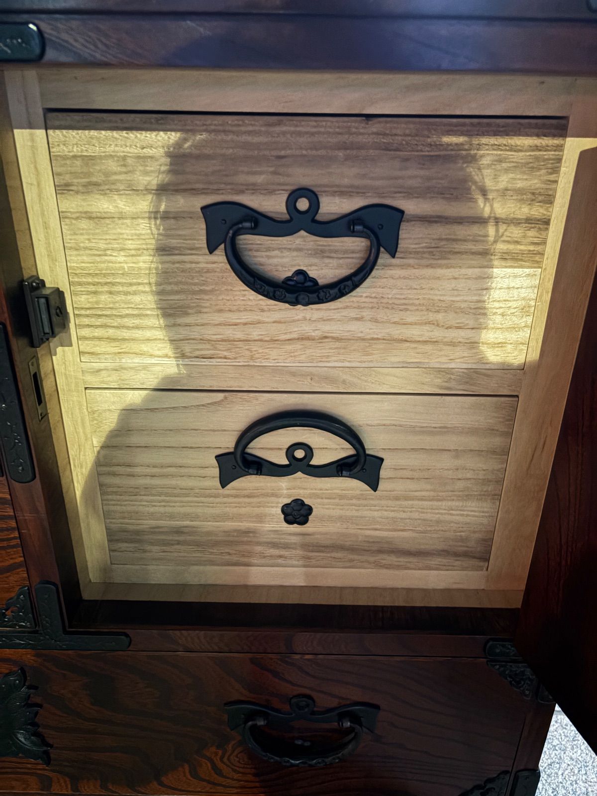 天然木化粧合板 うるし塗装