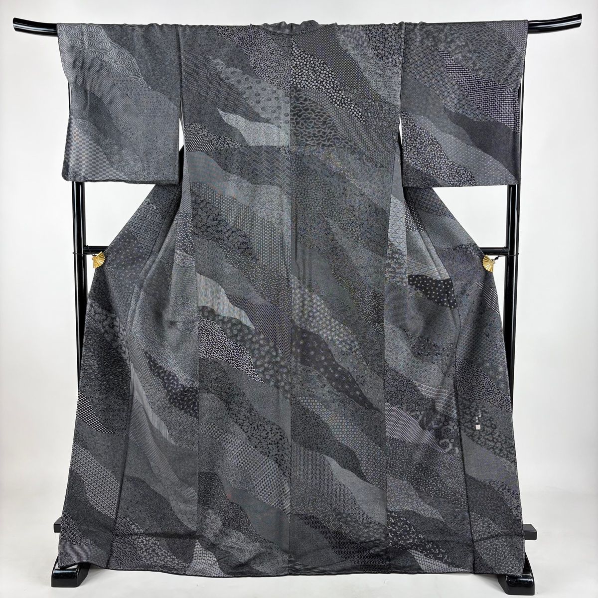 江戸小紋 身丈172cm 裄丈69cm L 袷 落款 寄せ柄 草花 黒灰 正絹 名品