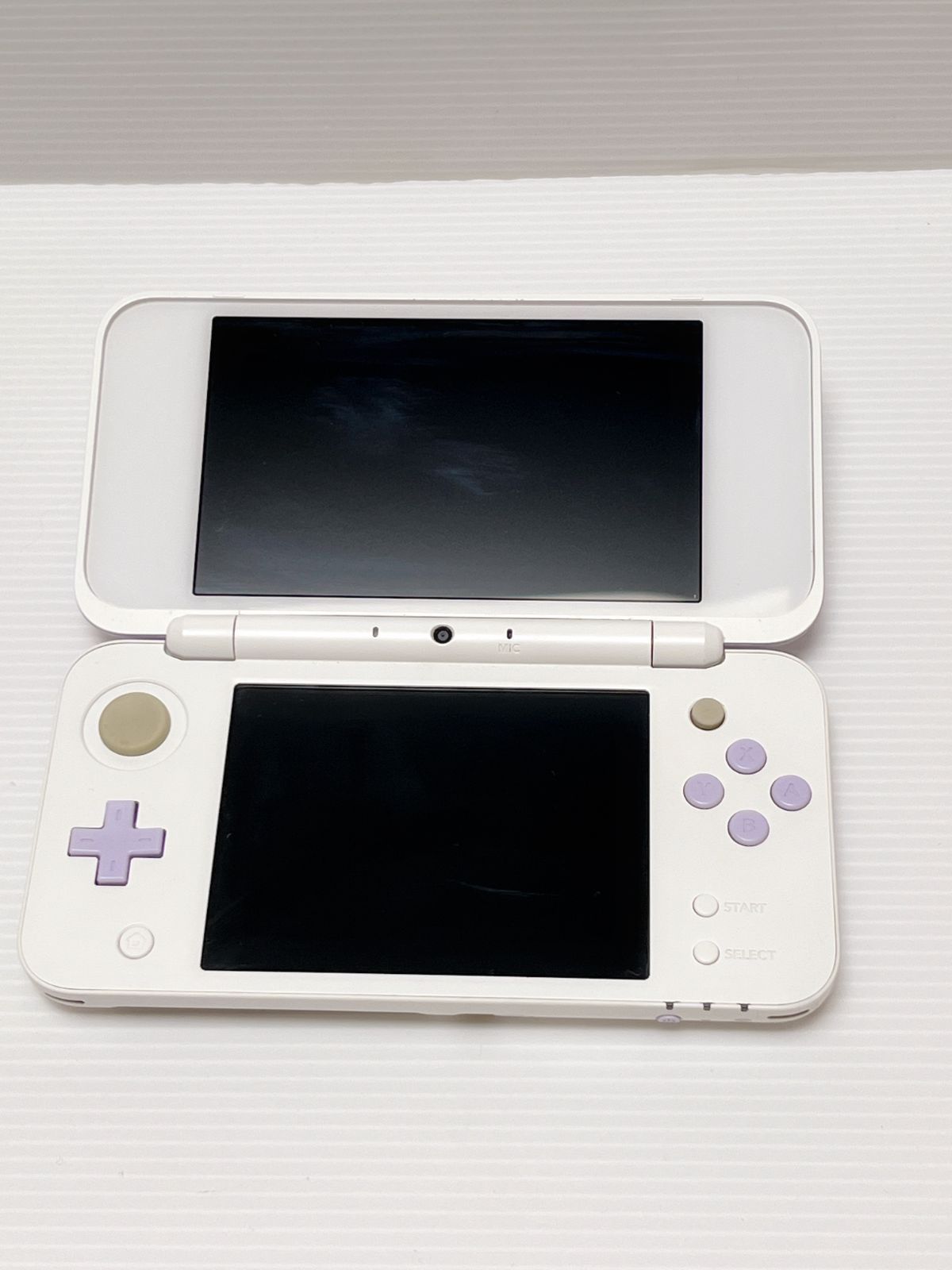 ホワイト×ラベンダー