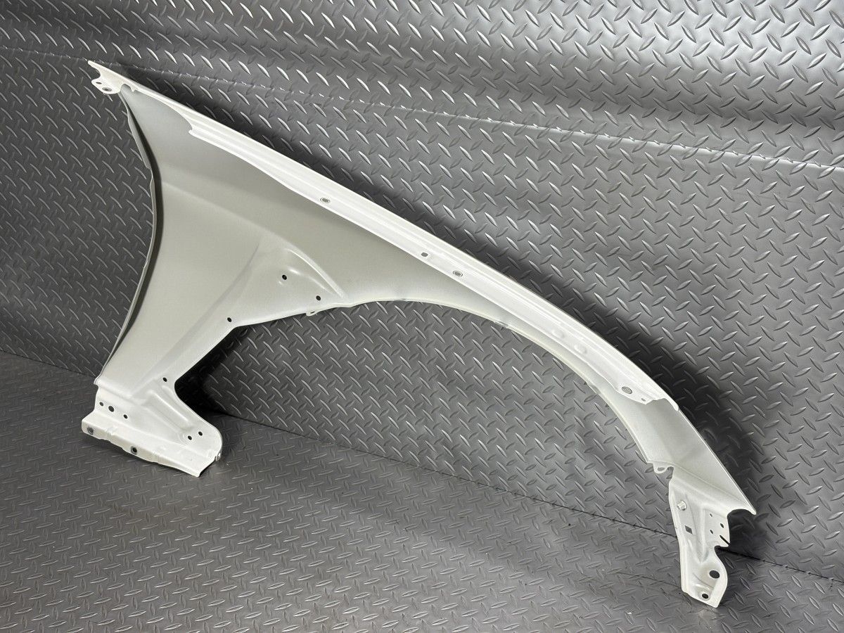 純正 フェンダー左