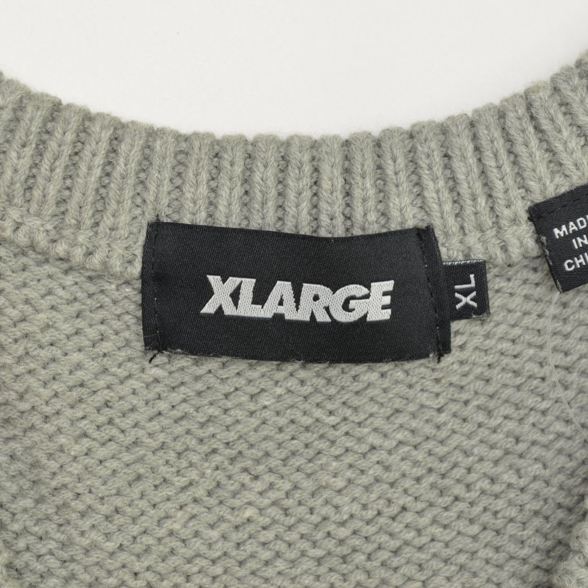 X-LARGE】101213015003 STANDARD LOGO KNIT VEST Vネックニットベスト 