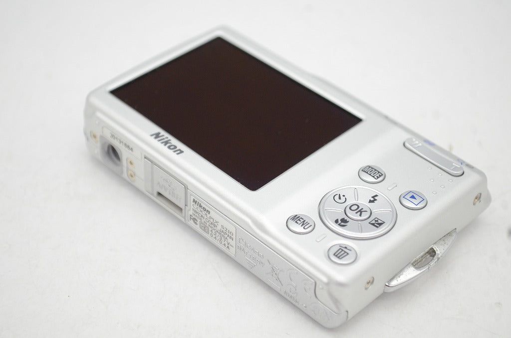 Nikon ニコン COOLPIX S210 コンパクトデジタルカメラ シルバー