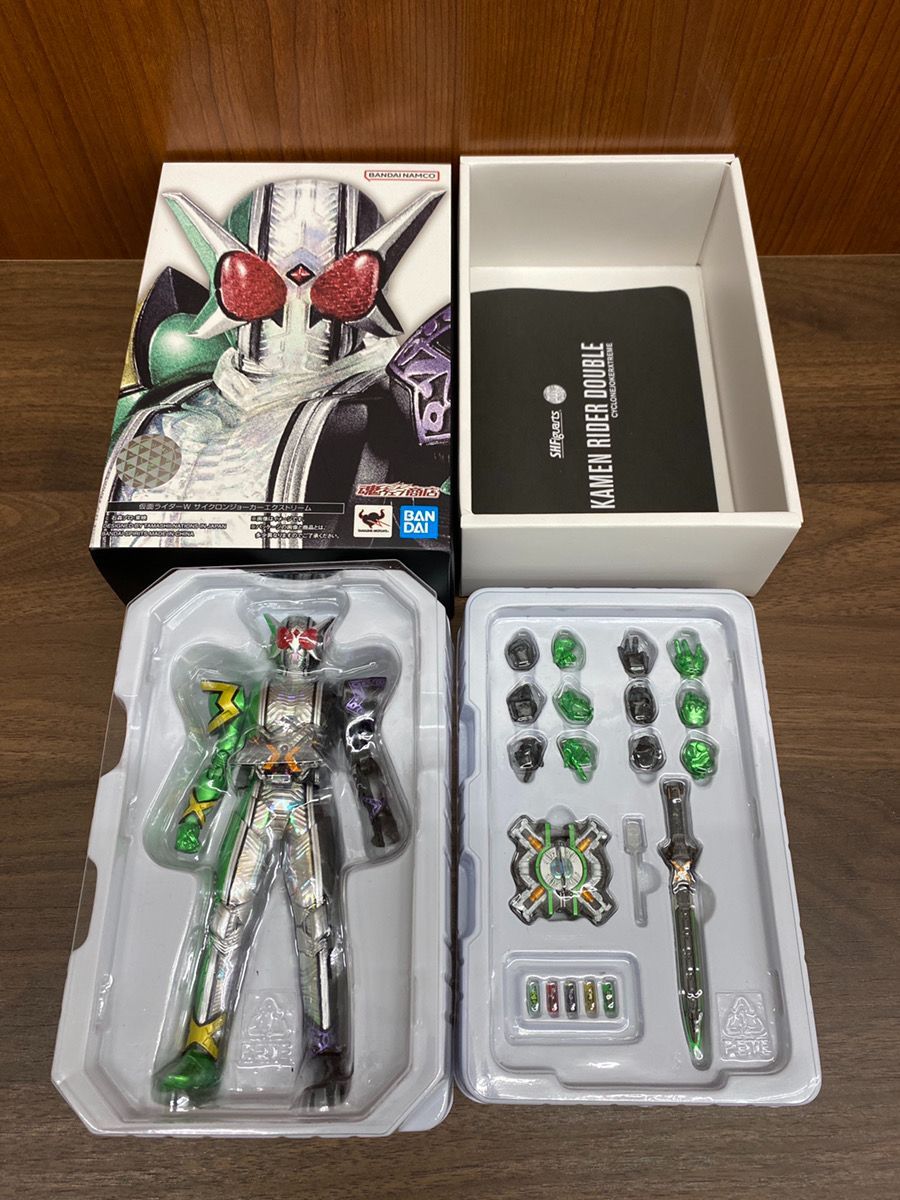 真骨彫製法 仮面ライダーダブル サイクロンジョーカーエクストリーム BANDAI
