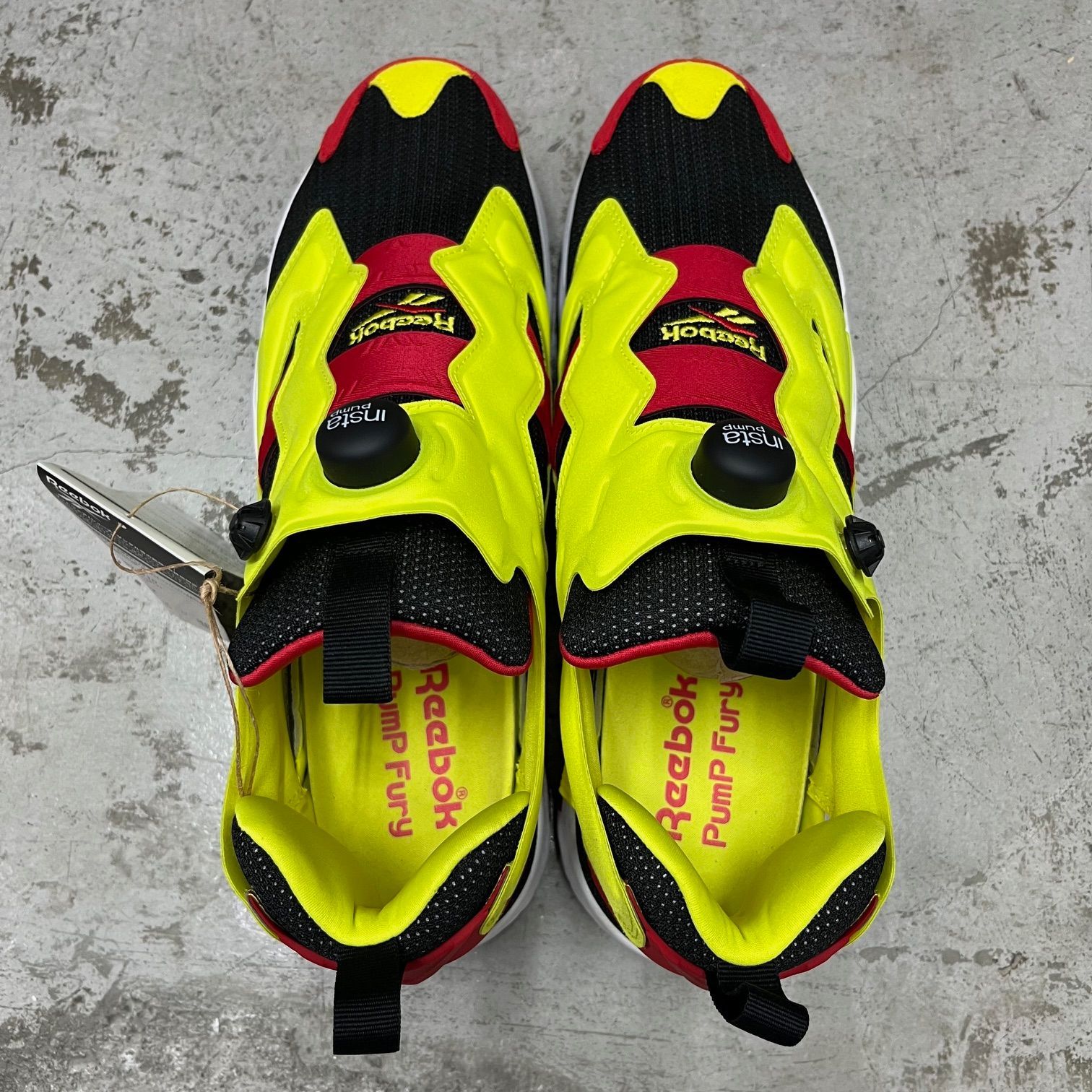 Reebok ポルカドット スリッポンシューズ　y2k 奇抜ファション 国内展開】REEBOK INSTAPUMP FURY “GOLD” CELEBRATE（リーボック