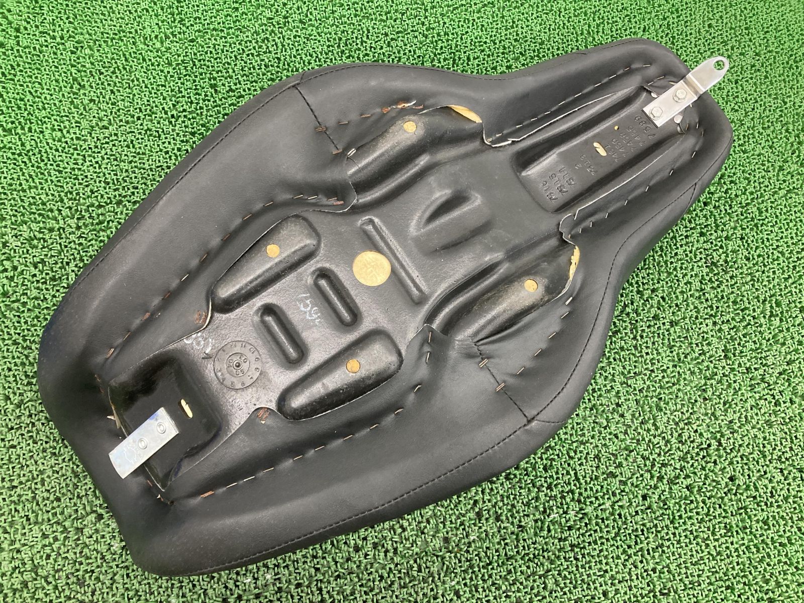 FXDL1450 シート ハーレー 純正 中古 バイク 部品 ダイナ ローライダー