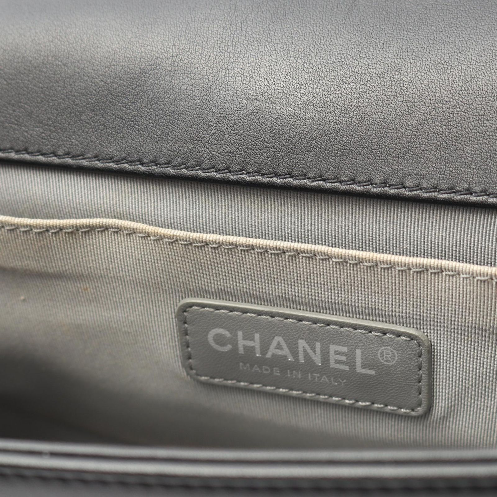 美品✨シャネル シェブロン Vステッチ ショルダーバッグ ラムスキン ブラック シャネル CHANEL ショルダーバッグ ボーイシャネル シェブロン V