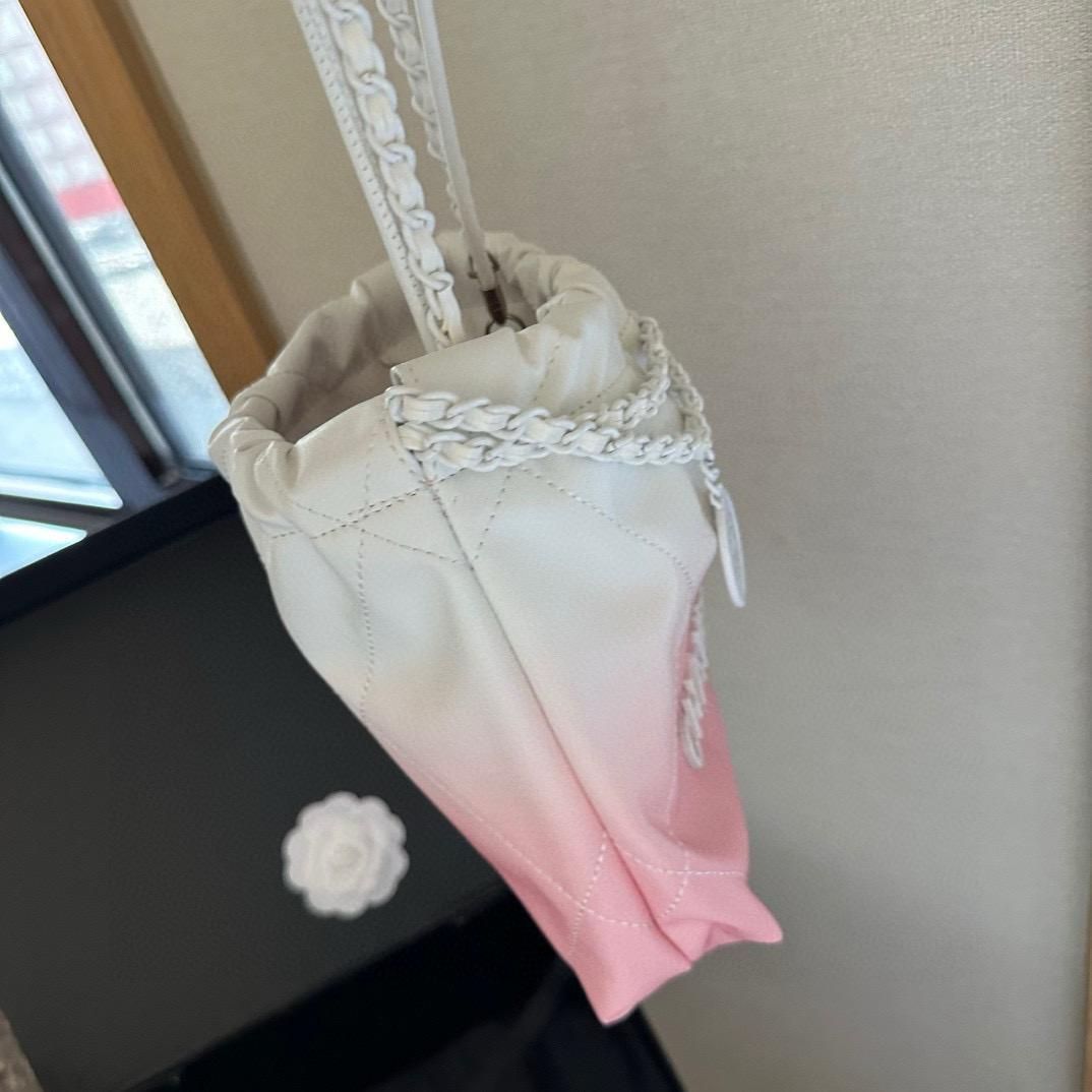 ✟ シャネル