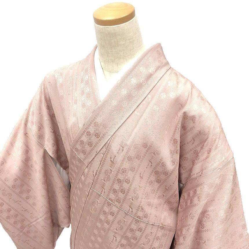 京やF029 正絹 色無地 ピンク 裄69cm以上 裄長め 身幅ゆったり 大きなサイズ 袷の着物 仕立て上がり パールトーン加工済み お茶席 七五三 入学式 卒業式 フォーマルからカジュアルシーンまでOK リサイクル着物 ♥