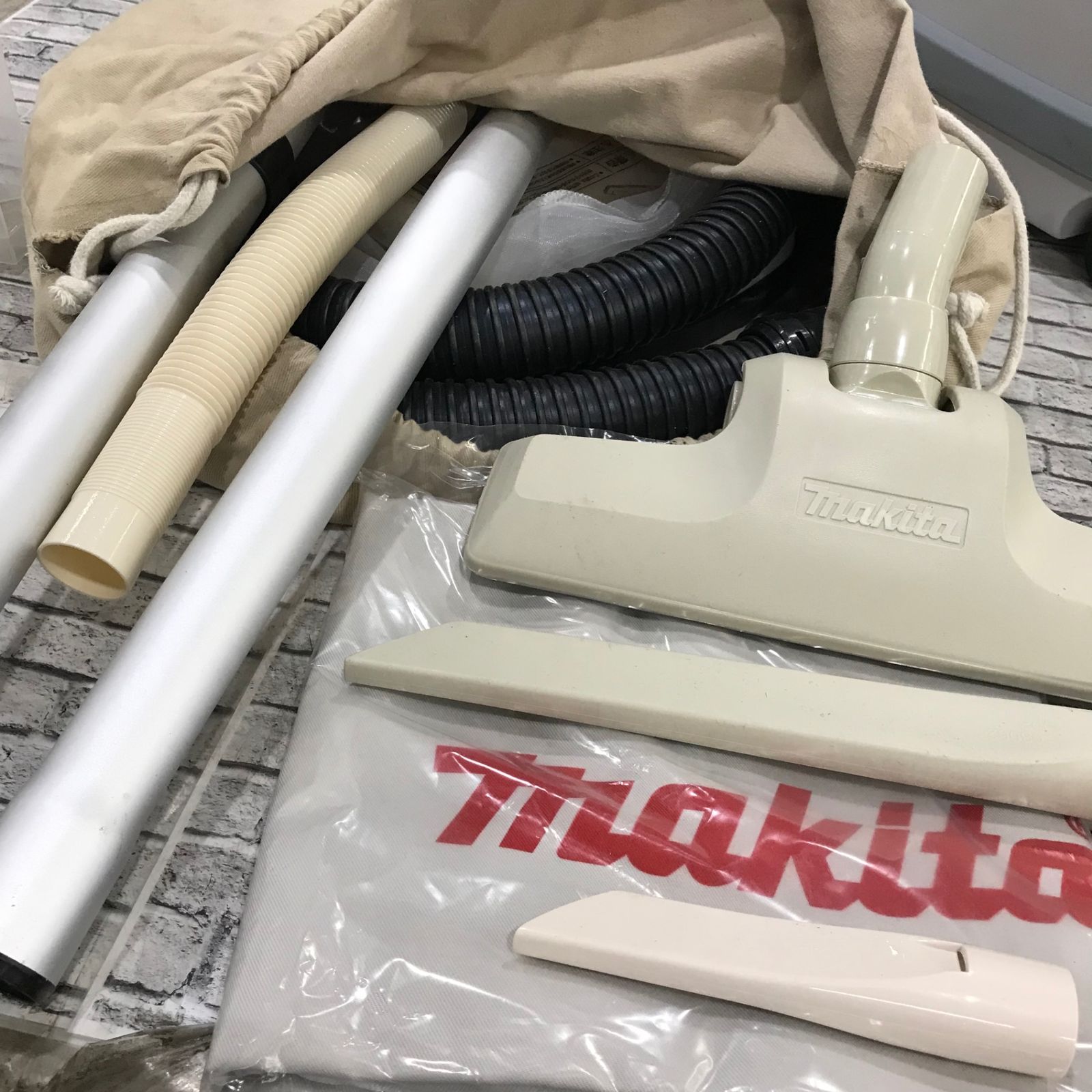 マキタ(makita) 集じん機 乾湿両用 VC1500【川口店】
