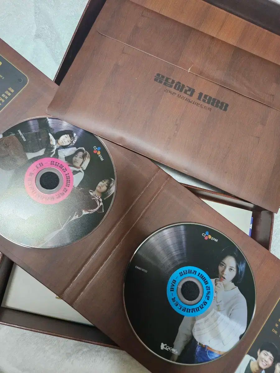 夏のセール開催中！ 応答 1988 OST ディレクターズ エディション サウンドトラック アルバム 【最短翌日配送】