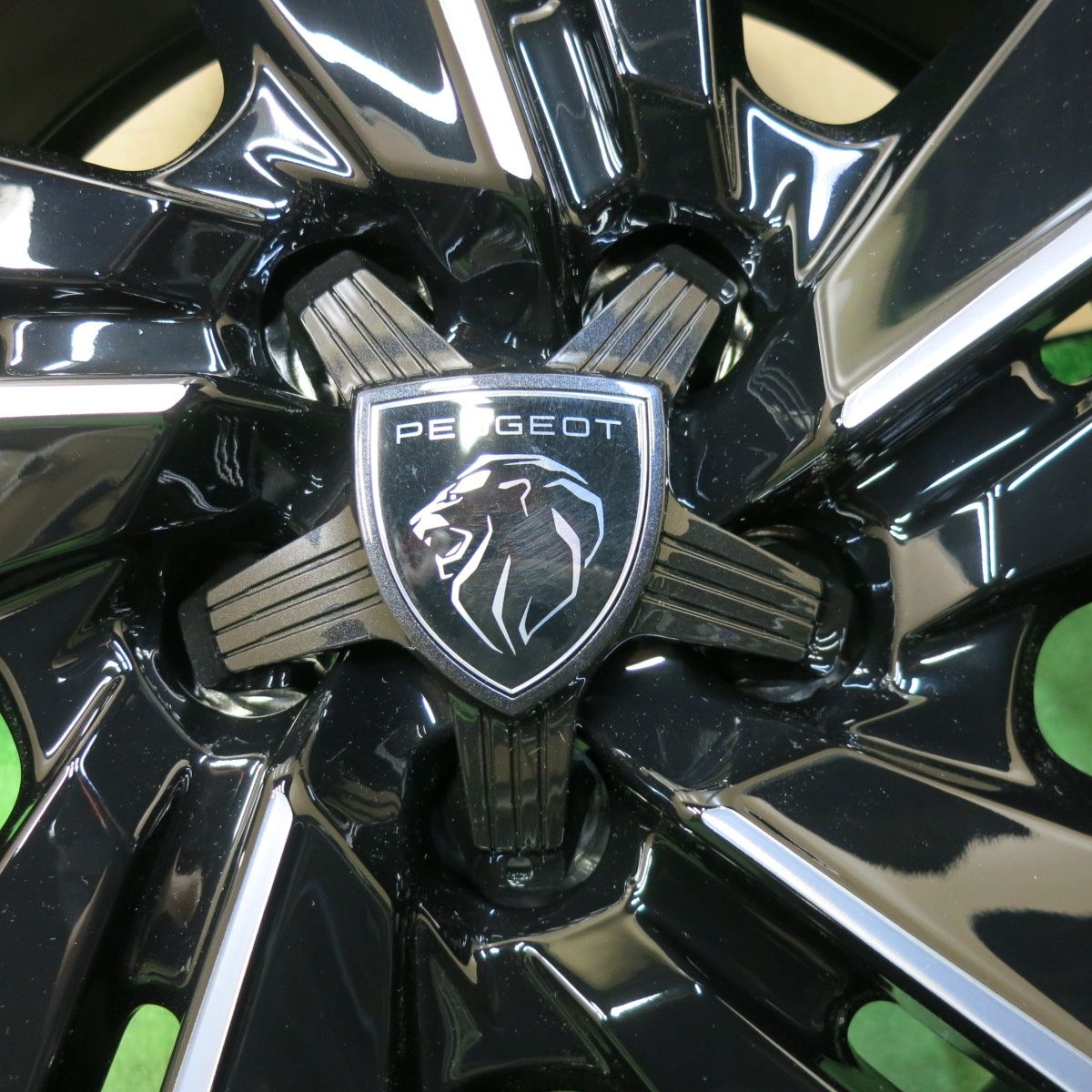 PEUGEOT