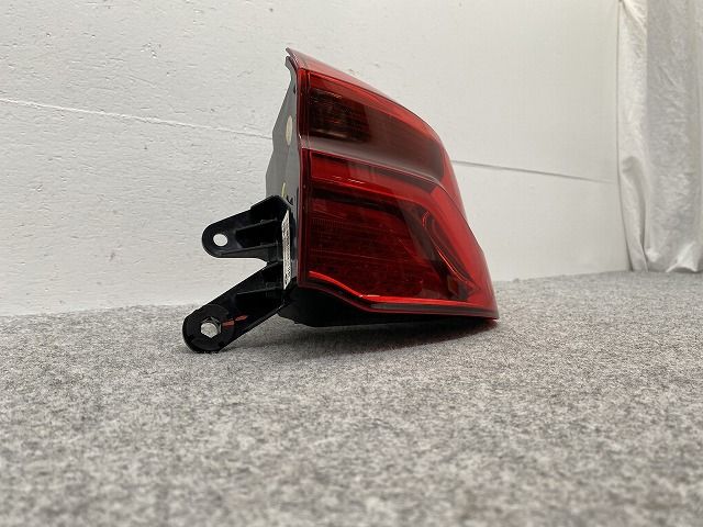 BMW X2 右テールランプ純正BMW X2 F39 純正 右 テールライト F39 BMW