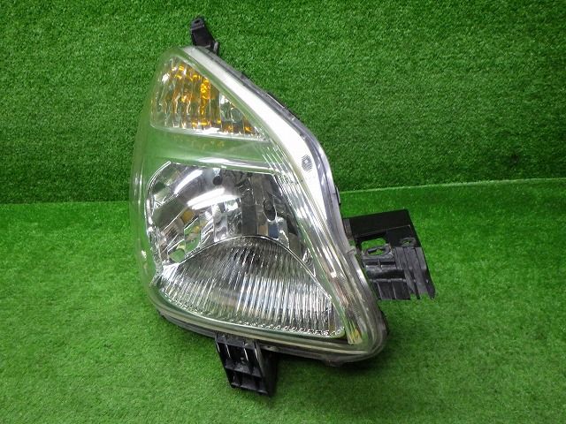 トヨタ NCP100/105 ラクティス 前期 右ヘッドライト ハロゲン 52-156 5 241120005