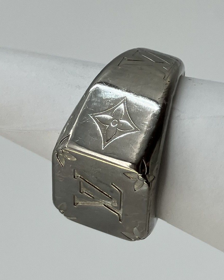 ルイヴィトン M62487 シグネットリング モノグラム シルバー Mサイズ 幅14mm 内径19mm JP19 US9.5 送料無料 本物保証 ルイヴィトン M62487 シグネットリング モノグラム シルバー Mサイズ