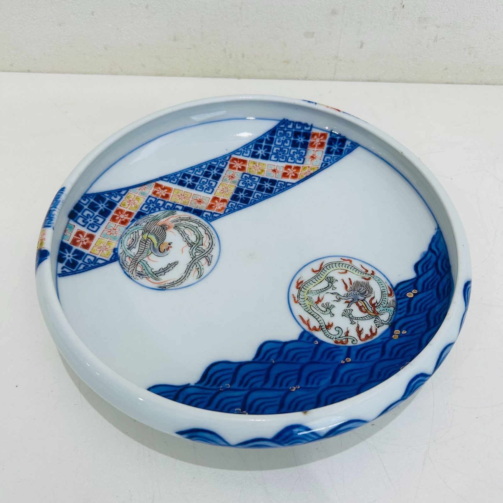 古伊万里 色絵 鳳凰龍葵文輪花皿 深皿 鱠皿 食器 アンティーク 美品 伊万里 色絵 桐に鳳凰 輪花型 七寸皿 - 生活骨董と古布の