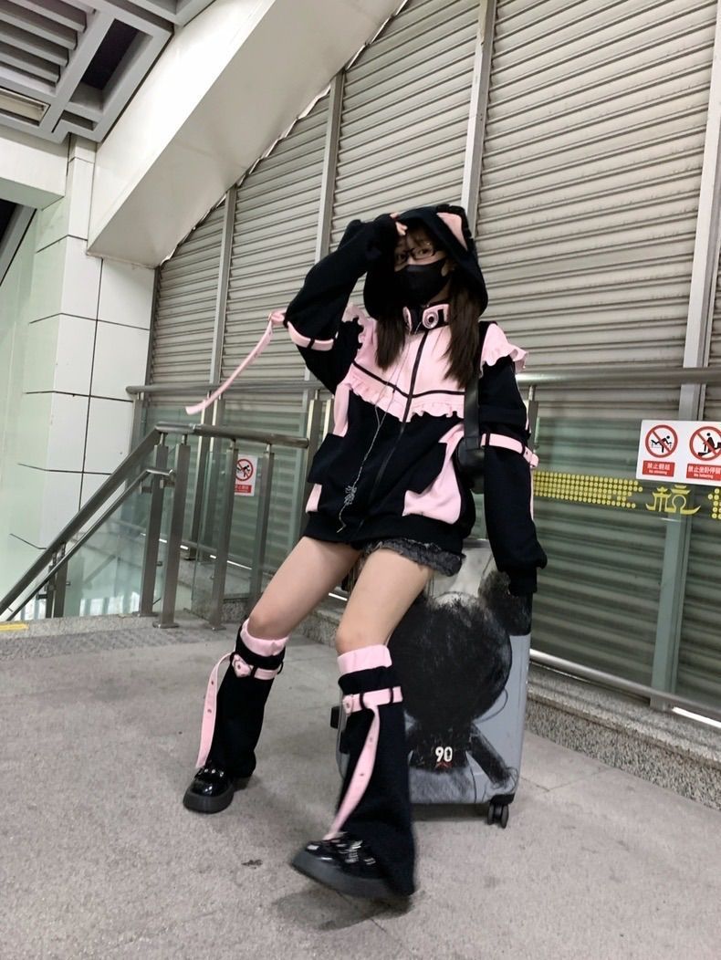 ピンク ブラック 秋 冬 セットアップ 猫耳 フード サブカル 服 原宿 渋谷 10代 ファッション 人気 ジャージ コスプレ 地雷
