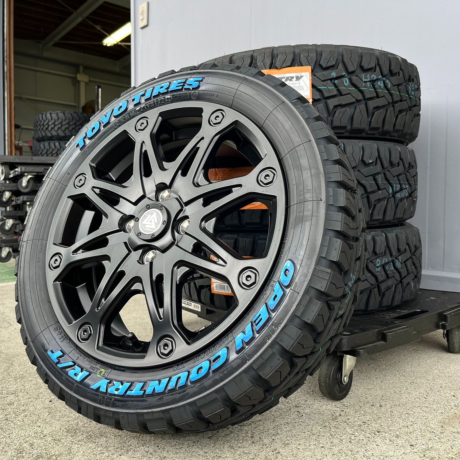 ホワイトレタータイヤ【ダイハツ】ハイゼットジャンボ 15インチ 165/60R15 TOYO オープンカントリーRT MUD-X - メルカリ