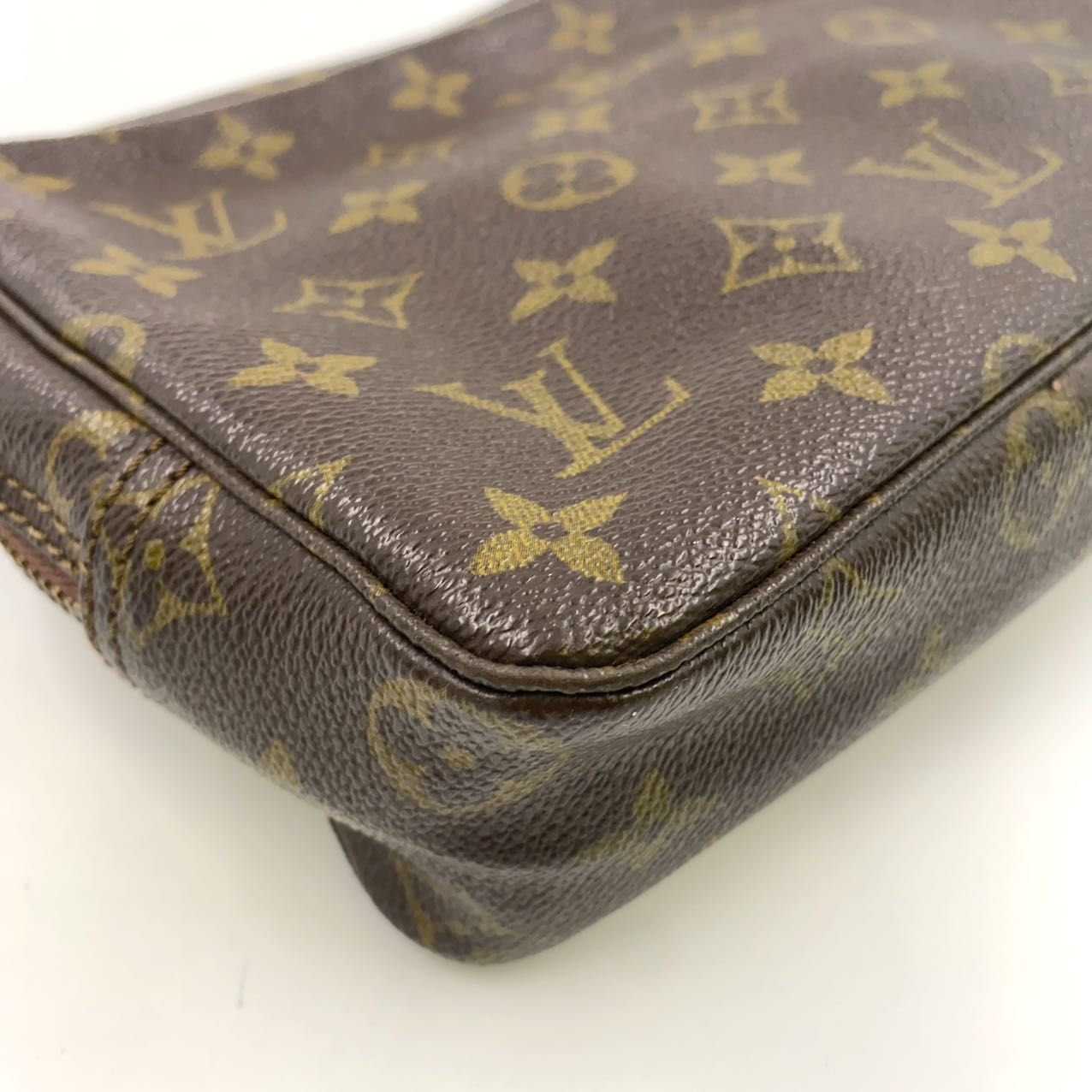 ルイヴィトン LOUIS VUITTON トゥルース トワレット23 