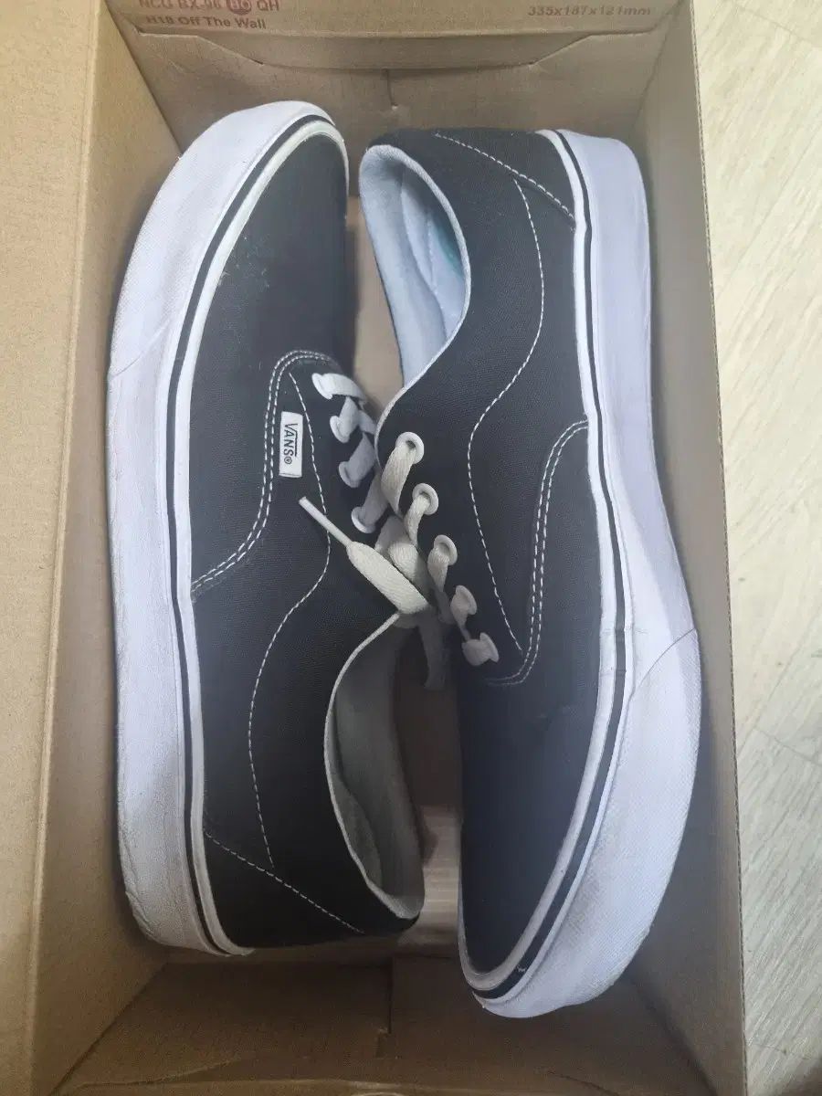 300 VANS(バンズ) コンフィクッシュ エラ