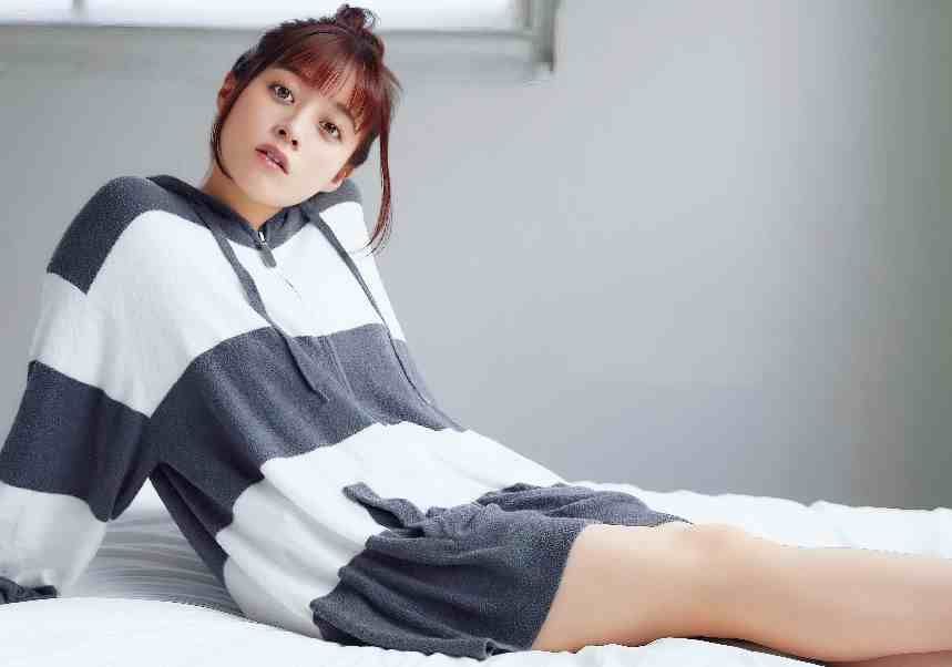 橋本環奈 超セクシー かわいい 美人 水着下着 巨乳美脚美尻 イラスト