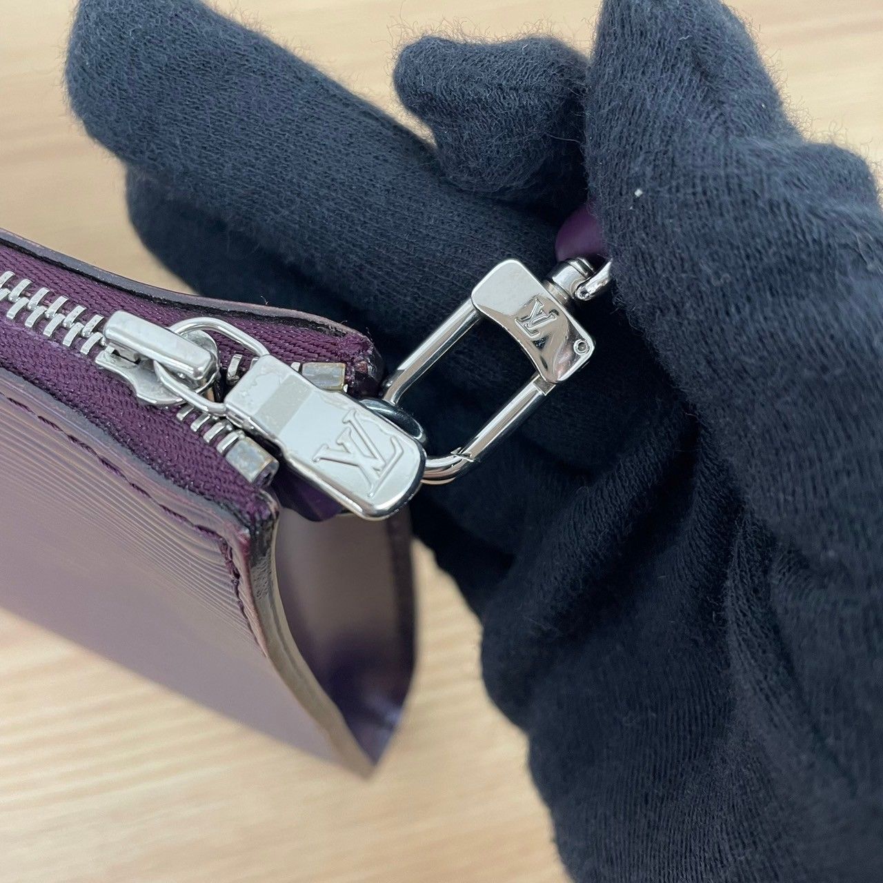 ♪ LOUIS VUITTON ルイヴィトン M40779 ポシェット アクセソワール エピ プルンニュエレクトリック ショルダーストラップ付 ポーチ  ショルダーバッグ レディース ウィメンズ ビトン - メルカリ