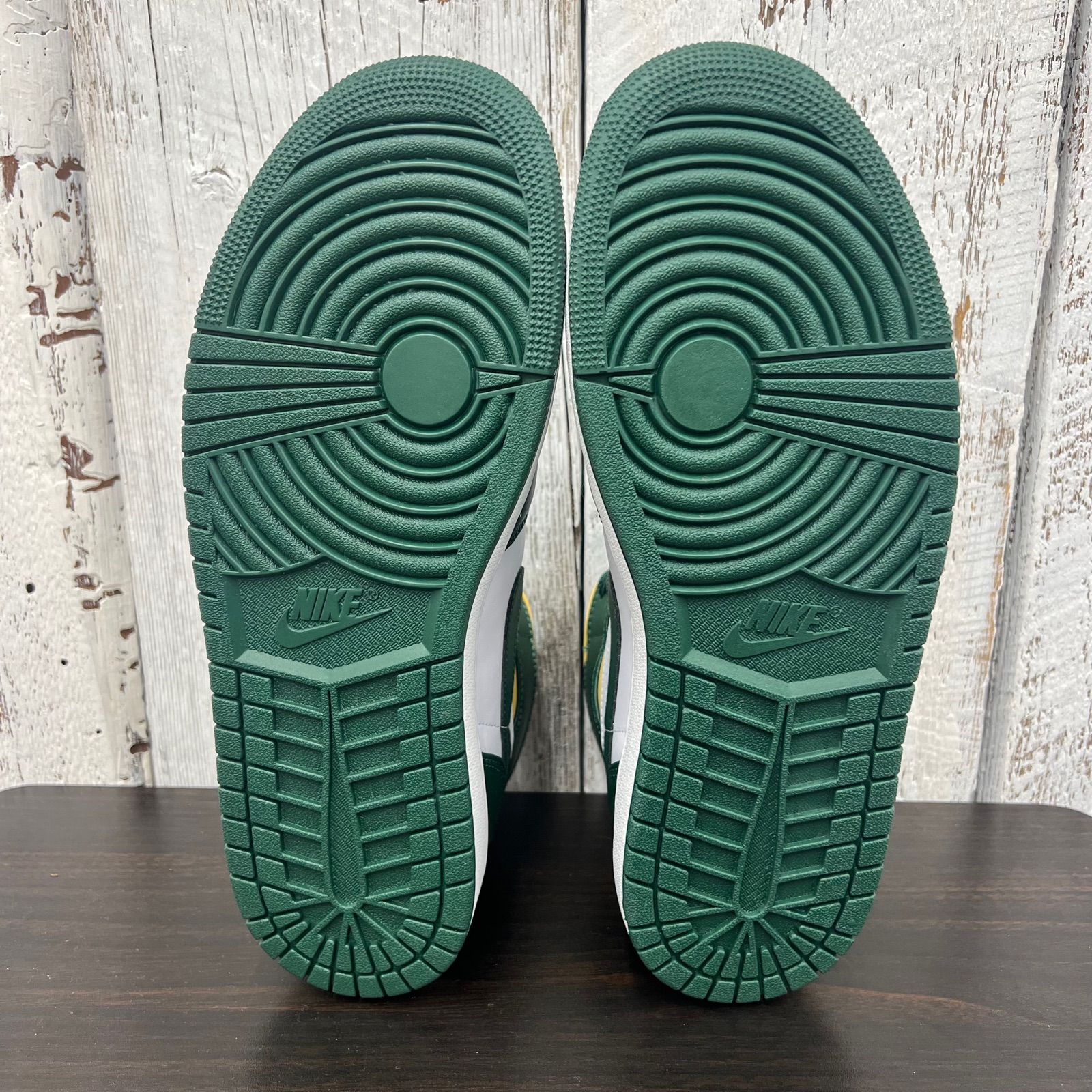 シューズ(男性用) Nike Air Jordan 1 MidSeattle Supersonics Nike Air Jordan 1 Mid 