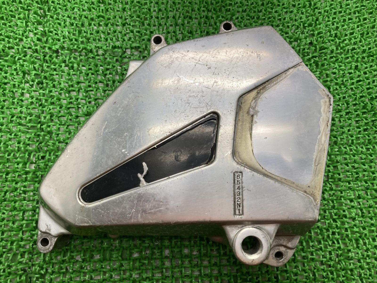 ゼファー400 スプロケットカバー カワサキ 純正 中古 バイク 部品 ZR400C 割れ欠け無し 修復素材に ペイント素材に 車検 Genuine
