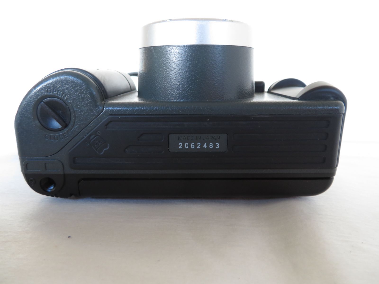 ＜ジャンク品＞フイルムカメラ　コニカ　【R5-006】