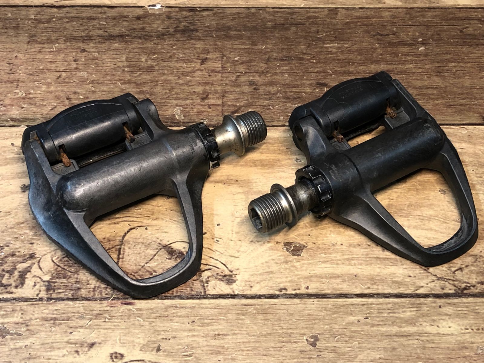 HR579 シマノ SHIMANO 105 PD-R7000 ビンディングペダル SPD-SL ※回転