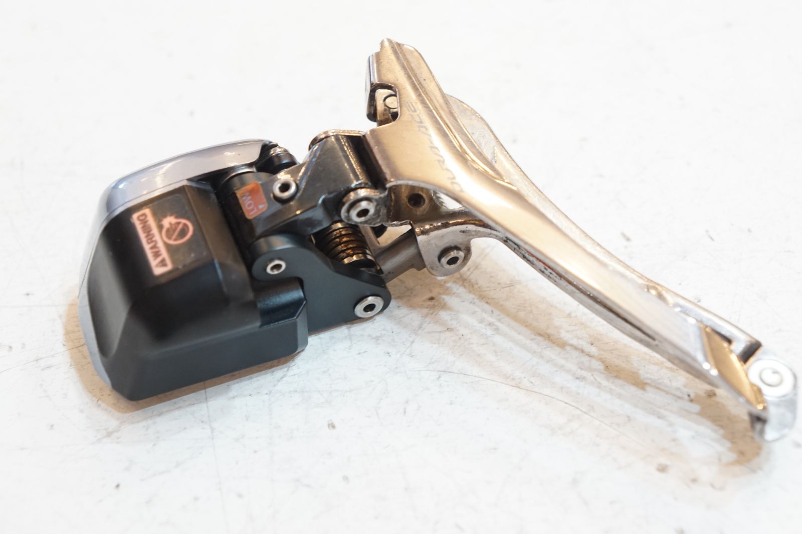 フロントディレイラー