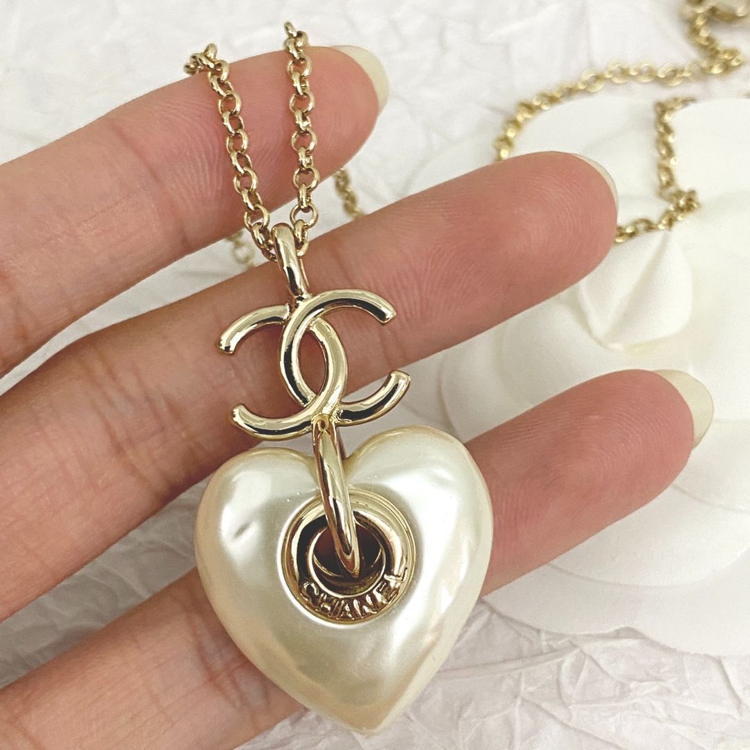 新品未使用】シャネル（Chanel）ハート型パール ペンダントネックレス  