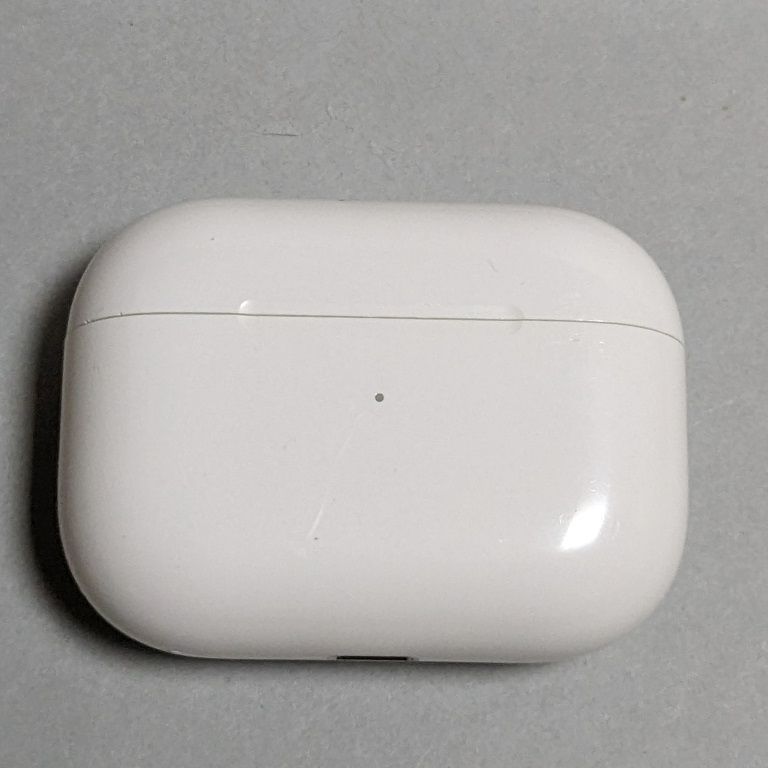 ７】動作確認済 清掃済 Apple【 airpods pro 第1世代 充電ケースのみ 