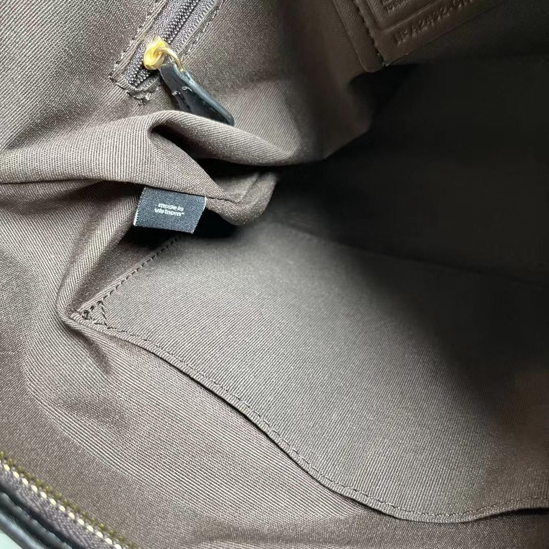 COACH コーチ ショルダーバッグ ボディバッグ　ダークブラウン 新品未使用 COACH コーチ ショルダーバック シグネチャー ダーク