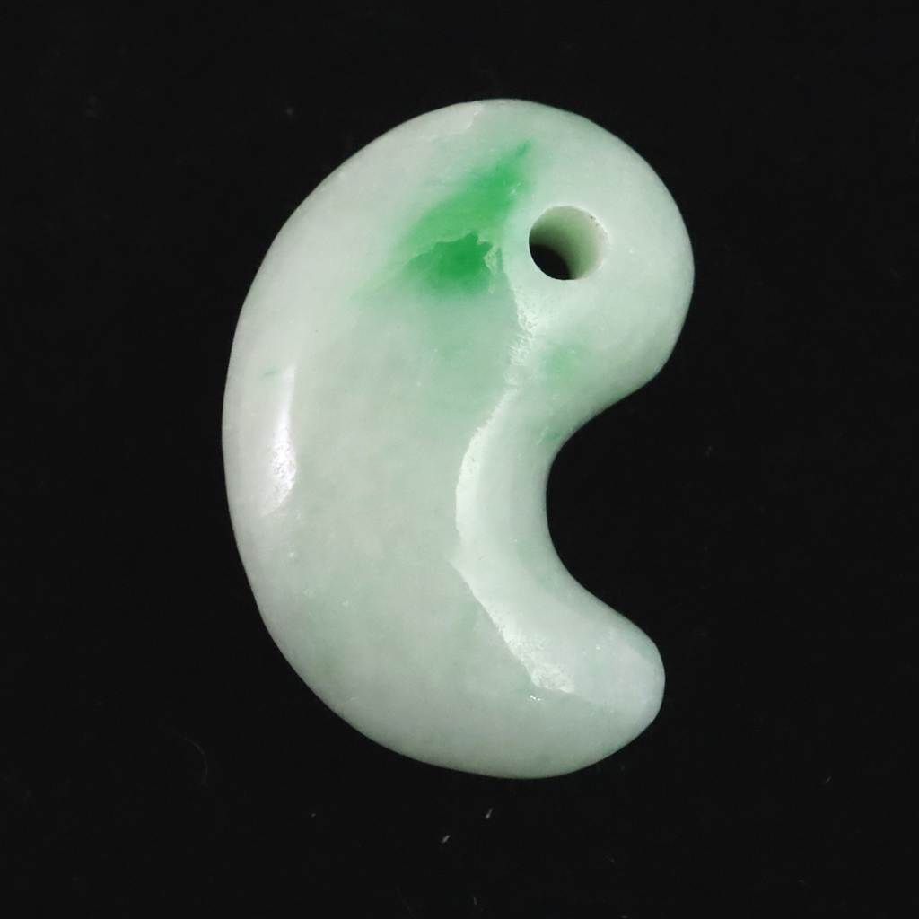 糸魚川翡翠 ヒスイ 小滝産 薄緑 22mm勾玉 ディレクトリカード付 4.54g