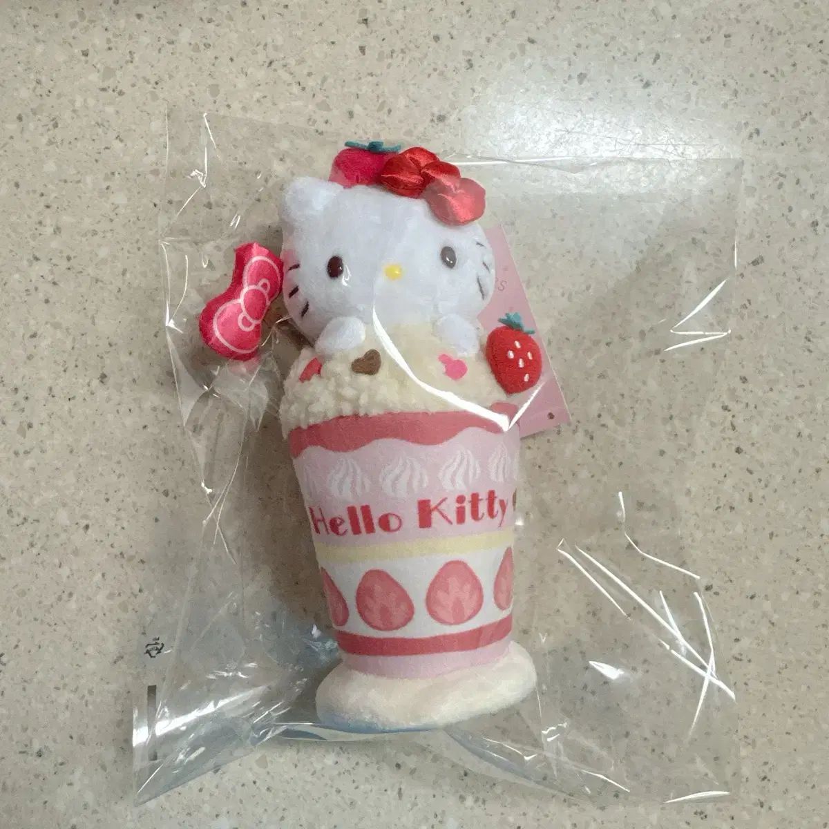 サンリオ パフェ キティ 人形
