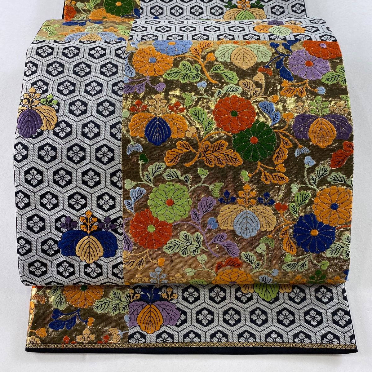 袋帯 秀品 九百錦純金箔24k 関西仕立て 菊 桐 箔 刺繍 黒 六通