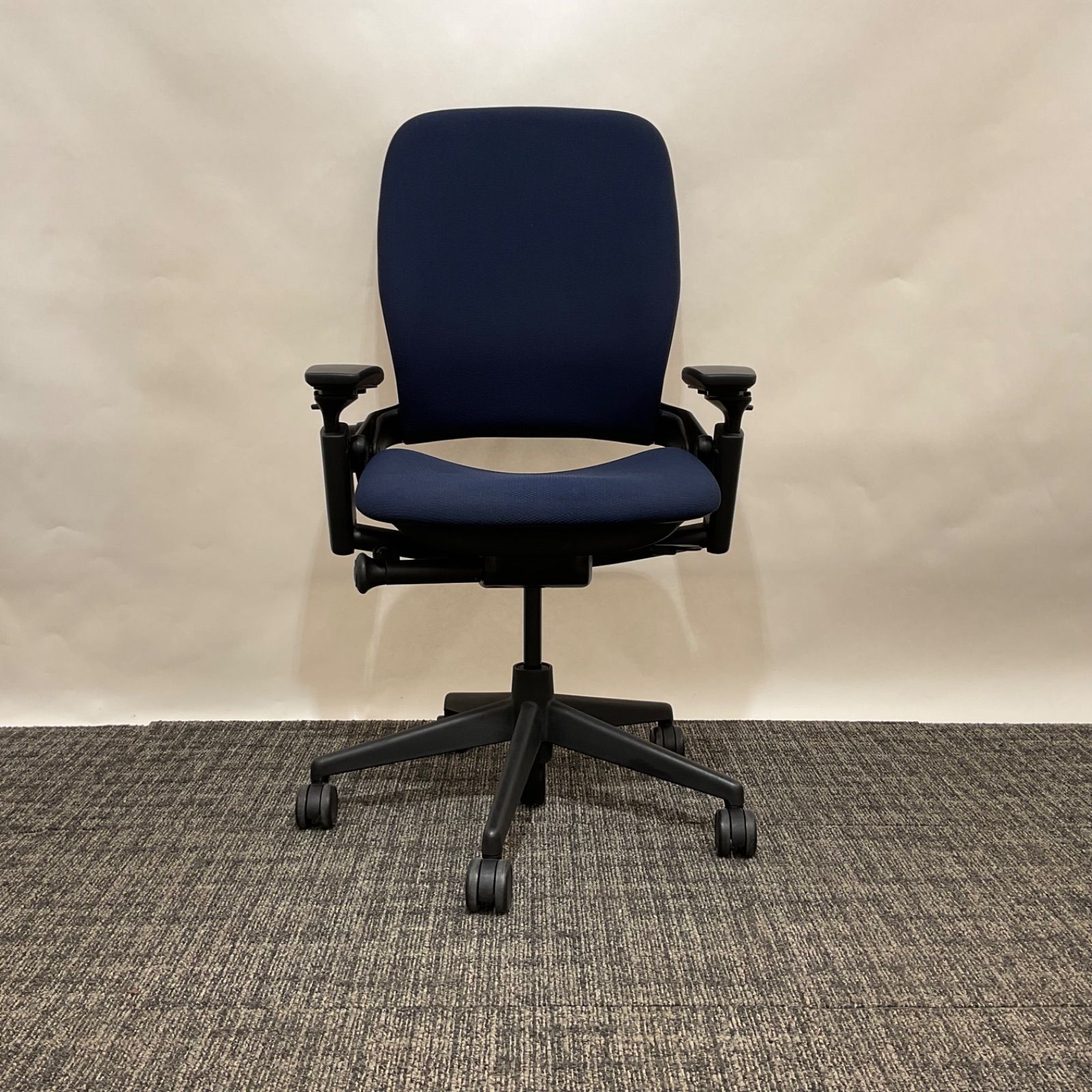 スチールケース