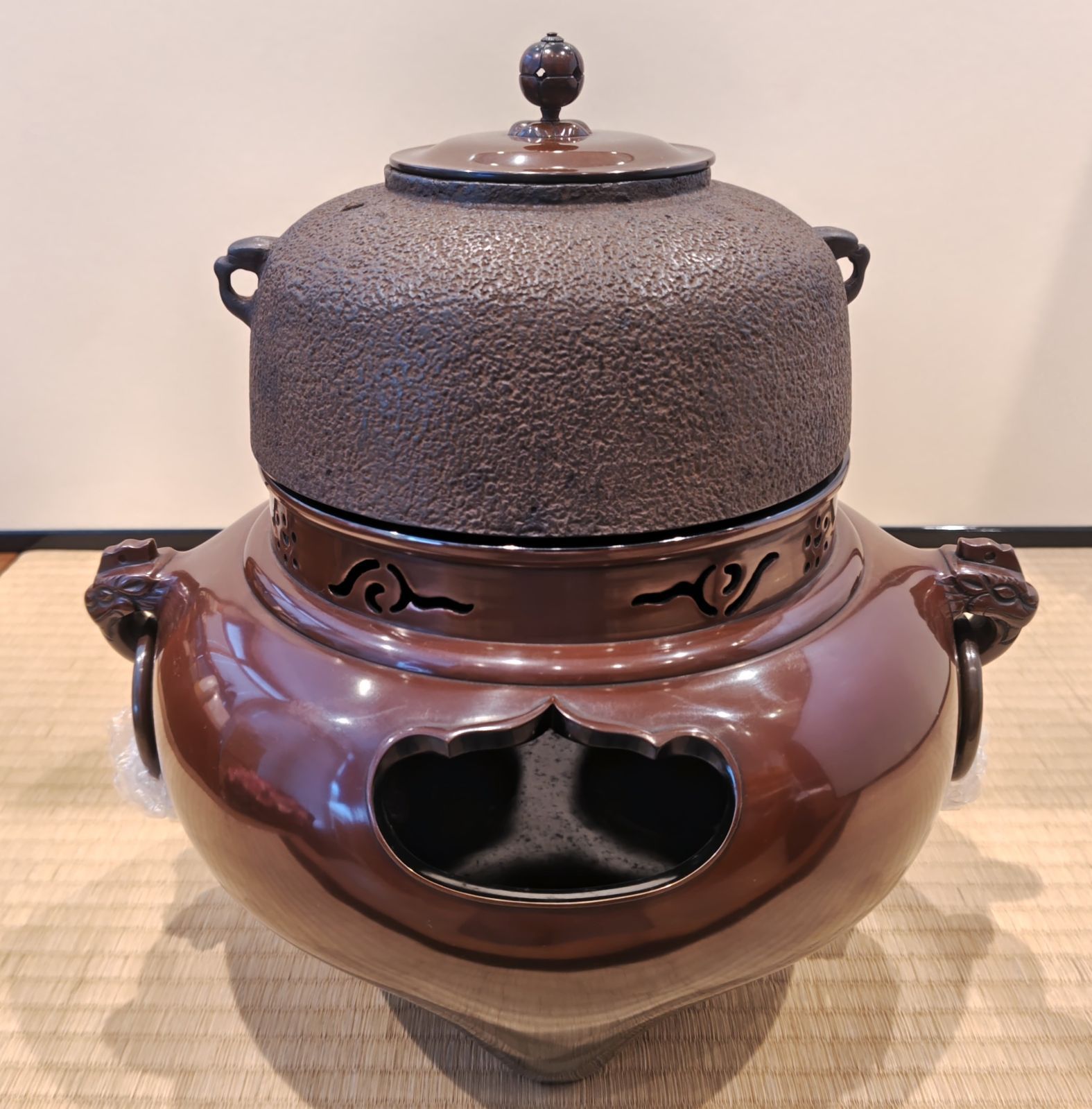 逢絢亭 茶道具 鬼面風炉 唐銅 丸釜添 釜師 和田美之助 共箱入り