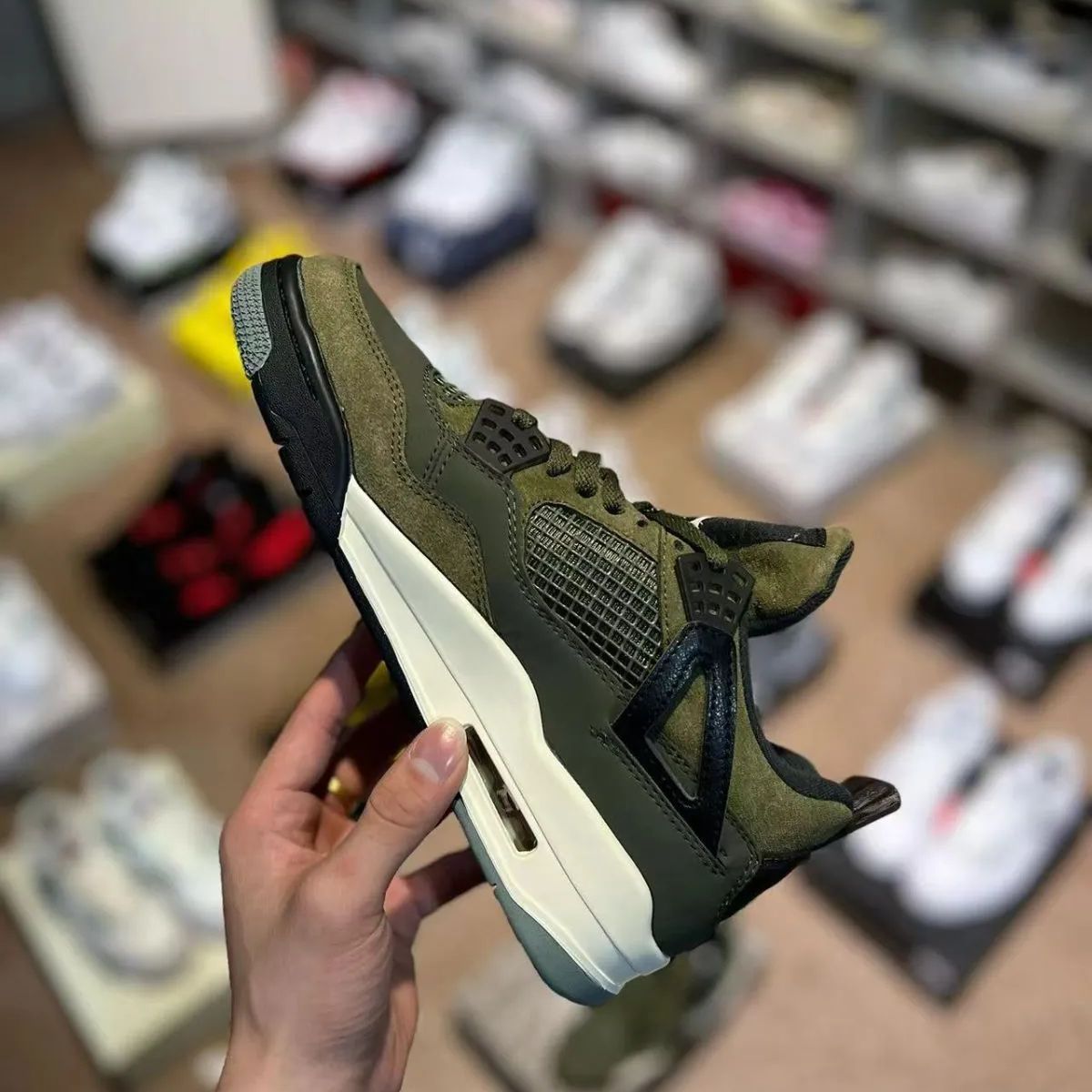 ナイキ FB9927-200/Nike Air Jordan 4 Retro SE Craft Olive エアジョーダン4 レトロ SE クラフト オリーブスニーカー メンズ