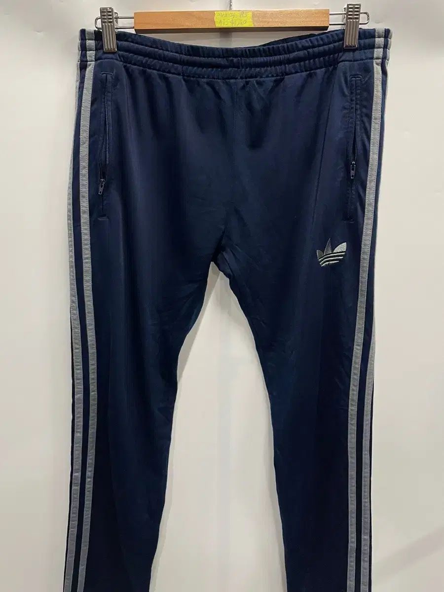 【雷市場（ポンジャン）商品韓国直送】 純正品/ 85 adidas(アディダス) ファイヤーバード ネイビー トラック パンツ/パンツ