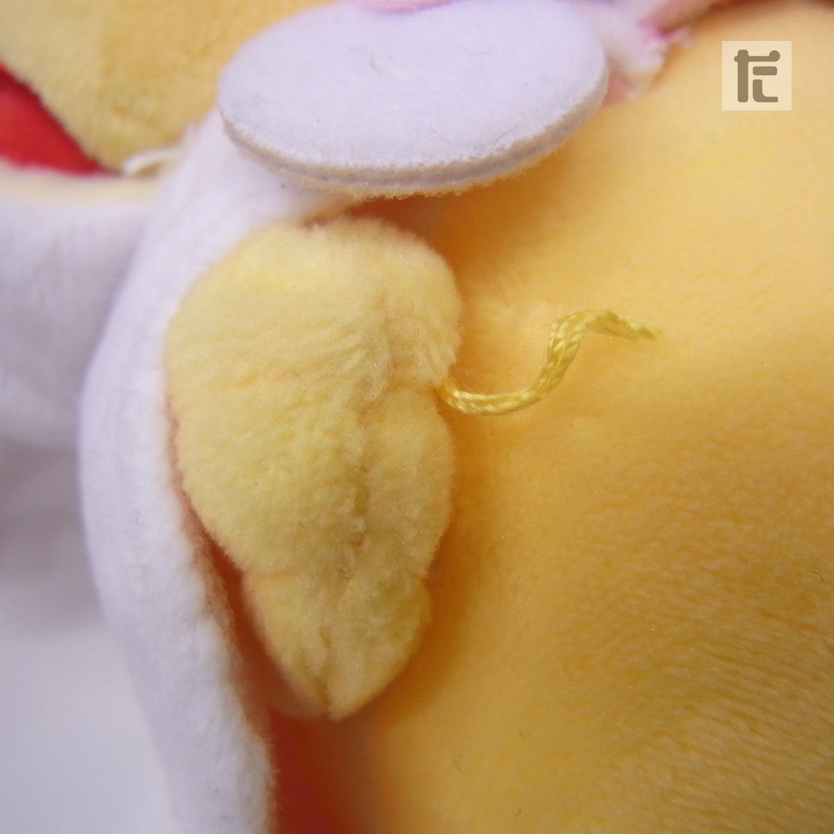 ポケモンセンター ぬいぐるみ メガタブンネのポンチョを着たピカチュウ Amazon.co.jp: ポケモンセンターオリジナル ぬいぐるみ