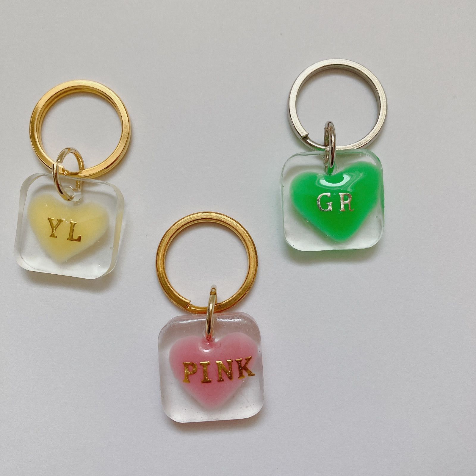♡レジン♡ハート♡チャーム♡名入れ♡イニシャル♡キーホルダー