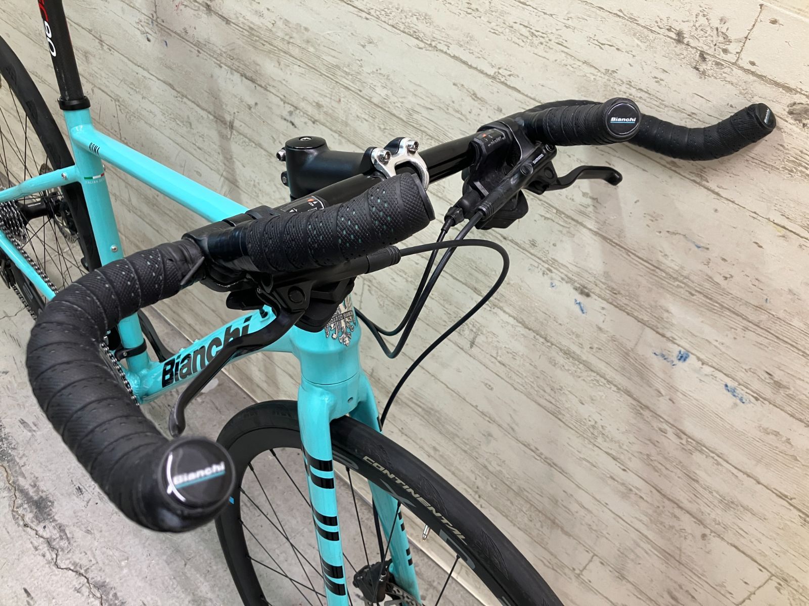 値下げ大特価!! BIANCHI ROMA3 CUSTOM 2021 DISC SHIMANO CLARIS