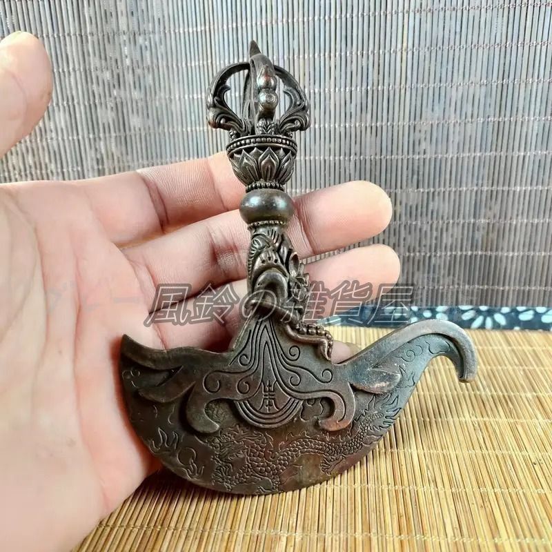 オールドチベット 大型 石隕石彫り太陽神像 金剛杵 両端銅製龍紋神像 魔除け浄化 オールドチベット 大型 石隕石彫り太陽神像 金剛杵 両端銅製龍紋