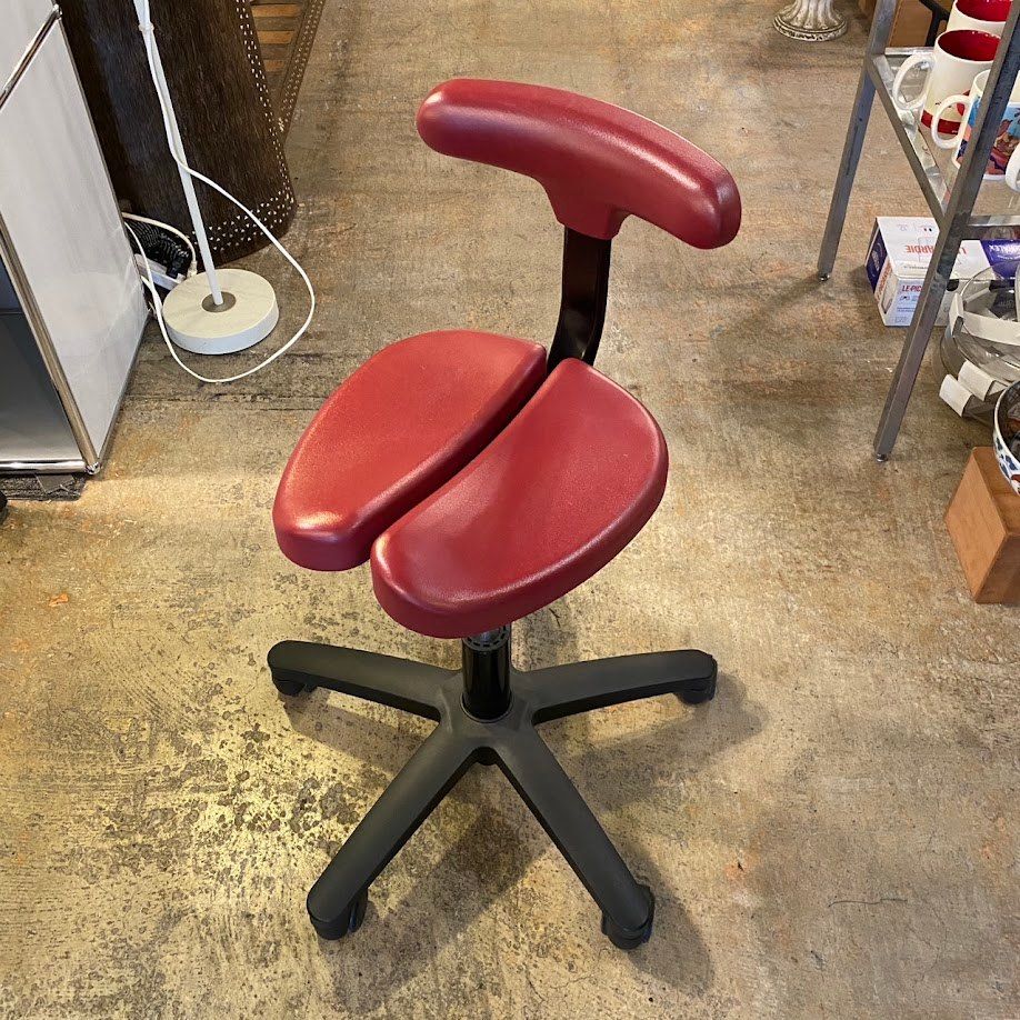 アーユルチェア オクトパス（レッド） 美品☘️ アーユルチェア