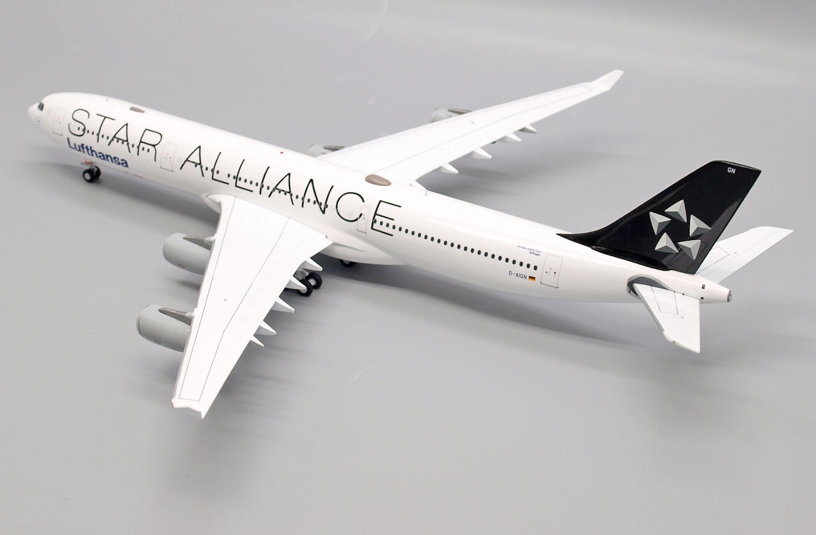 ルフトハンザ A340-300 D-AIGN 1/200 Jcwings ルフトハンザ A340-300 D-AIGN 1/200 XX20150 - メルカリ