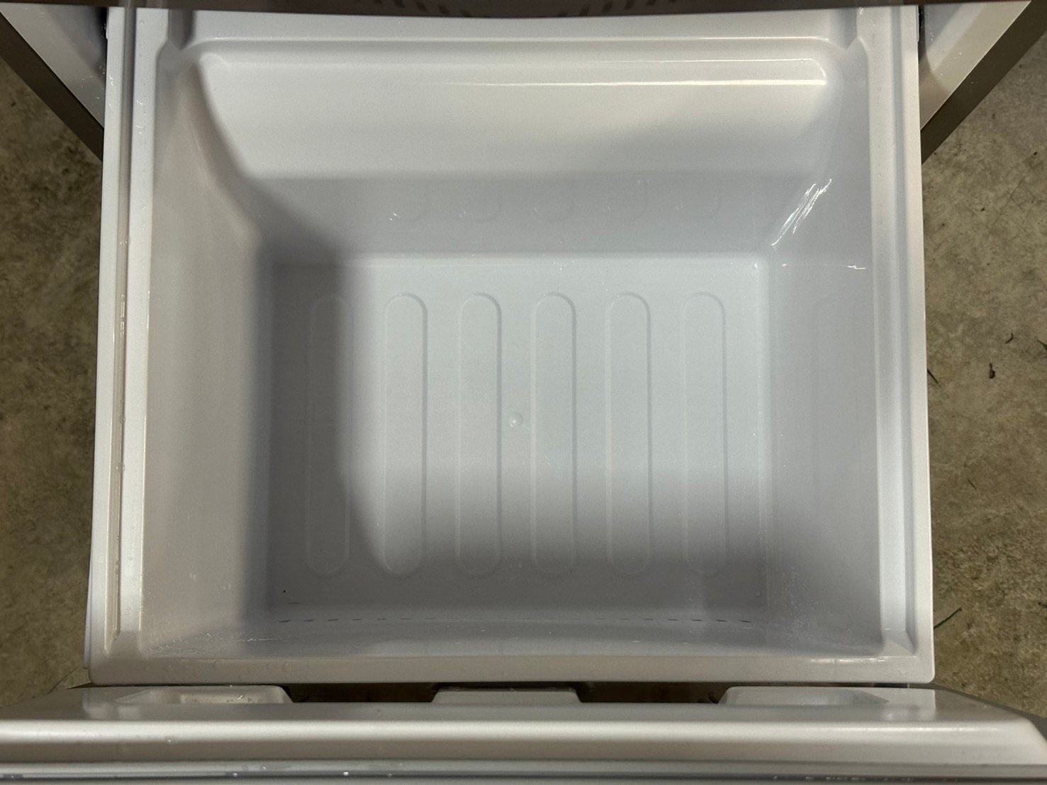 大阪送料無料★3か月保障付き★冷蔵庫★2022年★シャープ★2ドア★SJ-D15HJ-N★R-878 大阪送料無料☆3か月保障付き☆冷蔵庫☆2022年☆シャープ☆2ドア☆SJ