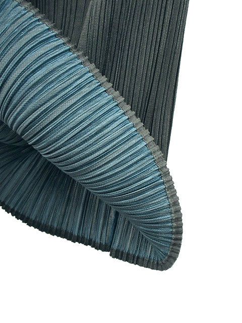 新品　グリーン　スリムストレートプリーツパンツ ☆プリーツプリーズ では✖️ プリーツプリーズ PLEATS PLEASE パンツ ストレート グリーン 緑
